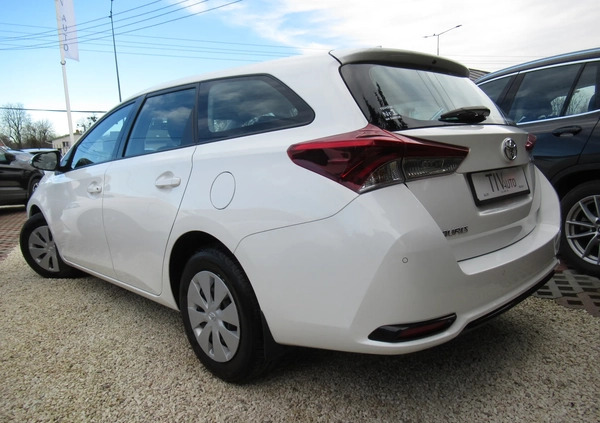 Toyota Auris cena 47896 przebieg: 59450, rok produkcji 2018 z Milanówek małe 154